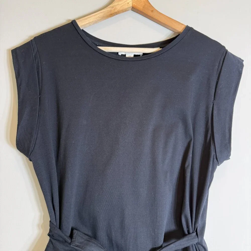 Vince Open Back Wrap Top Women's Medium Black Minimalist Quiet Luxury Structured - Picture 9 of 16